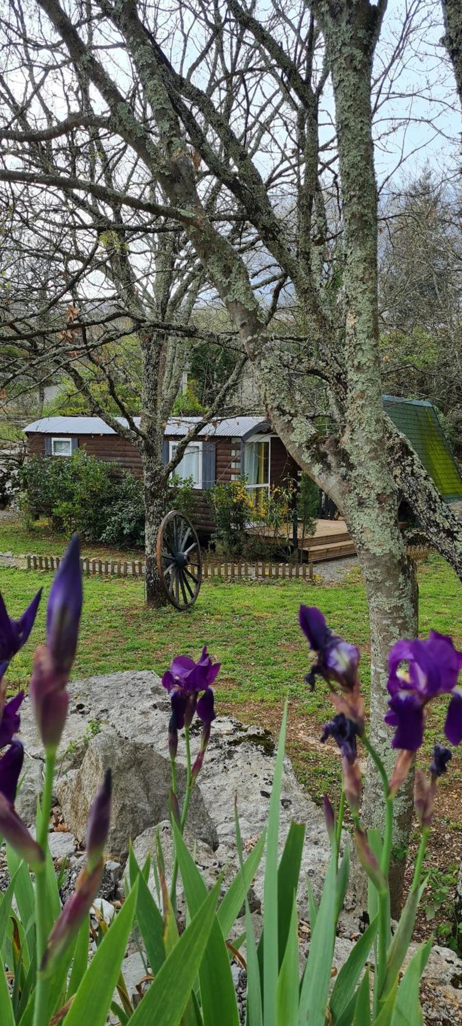 Les Chalets De Labeaume Luaran gambar